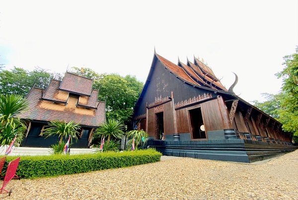 Chiang Rai Day Tour - Black House